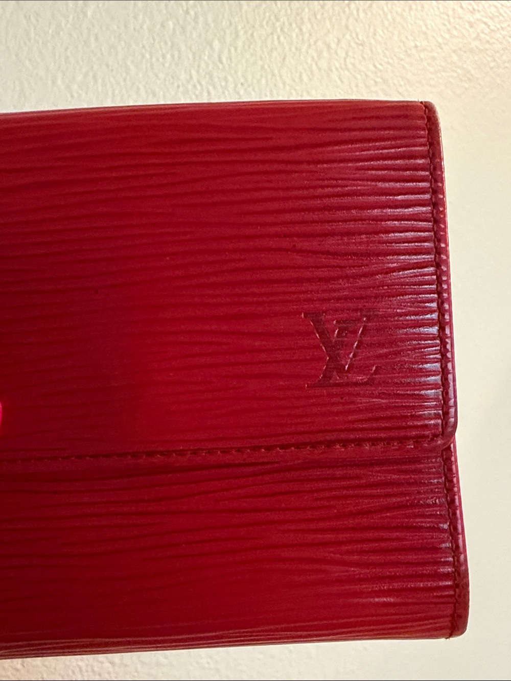 Louis Vuitton epi Textured Red Compact Wallet - Picture 11 of 13